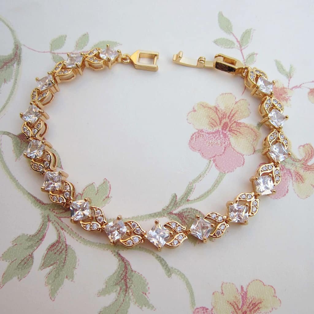 دستبندبرندوای اس ایکس رنگ ثابت طرح طلاکیفیت عالی کد1