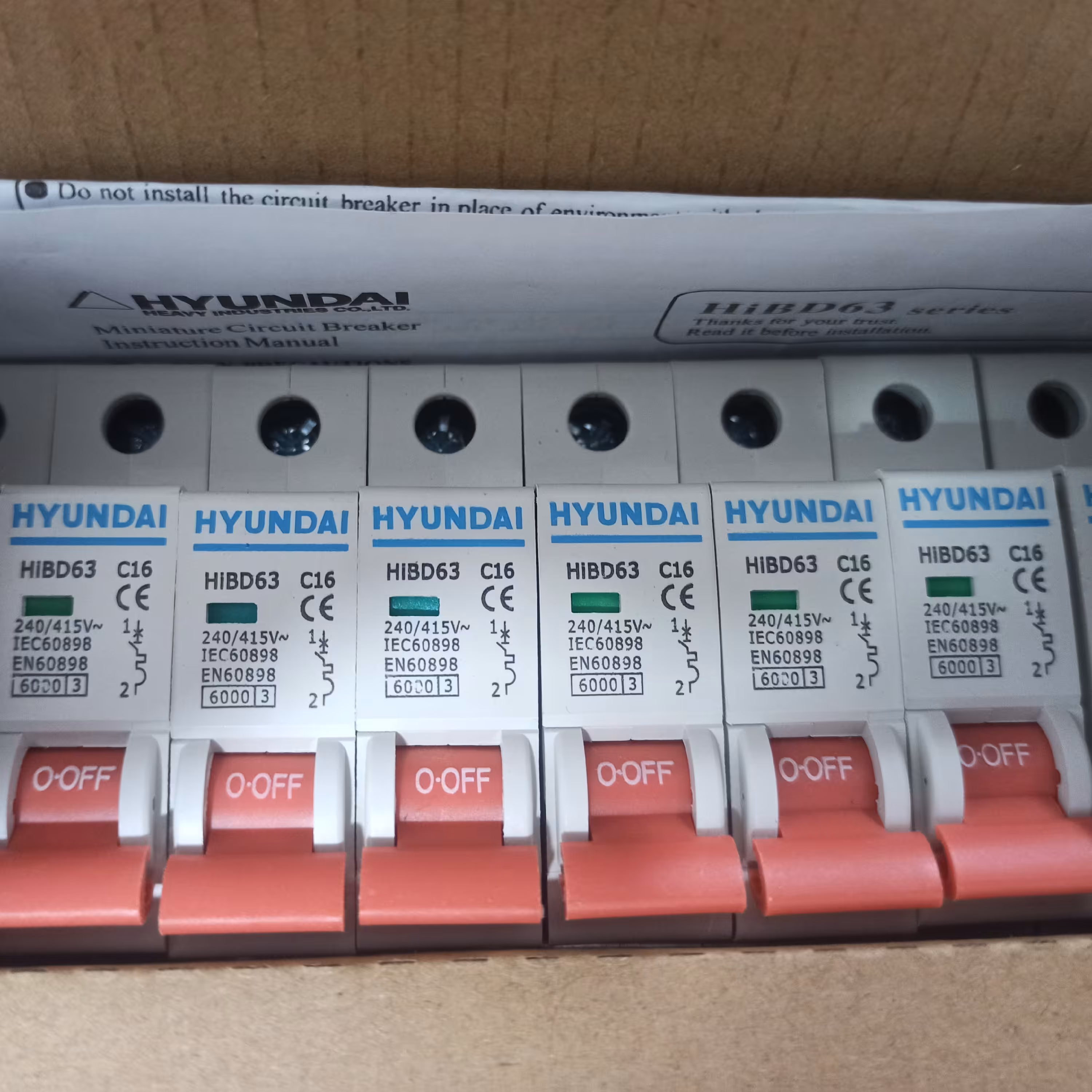 فیوز مینیاتوری 16آمپر