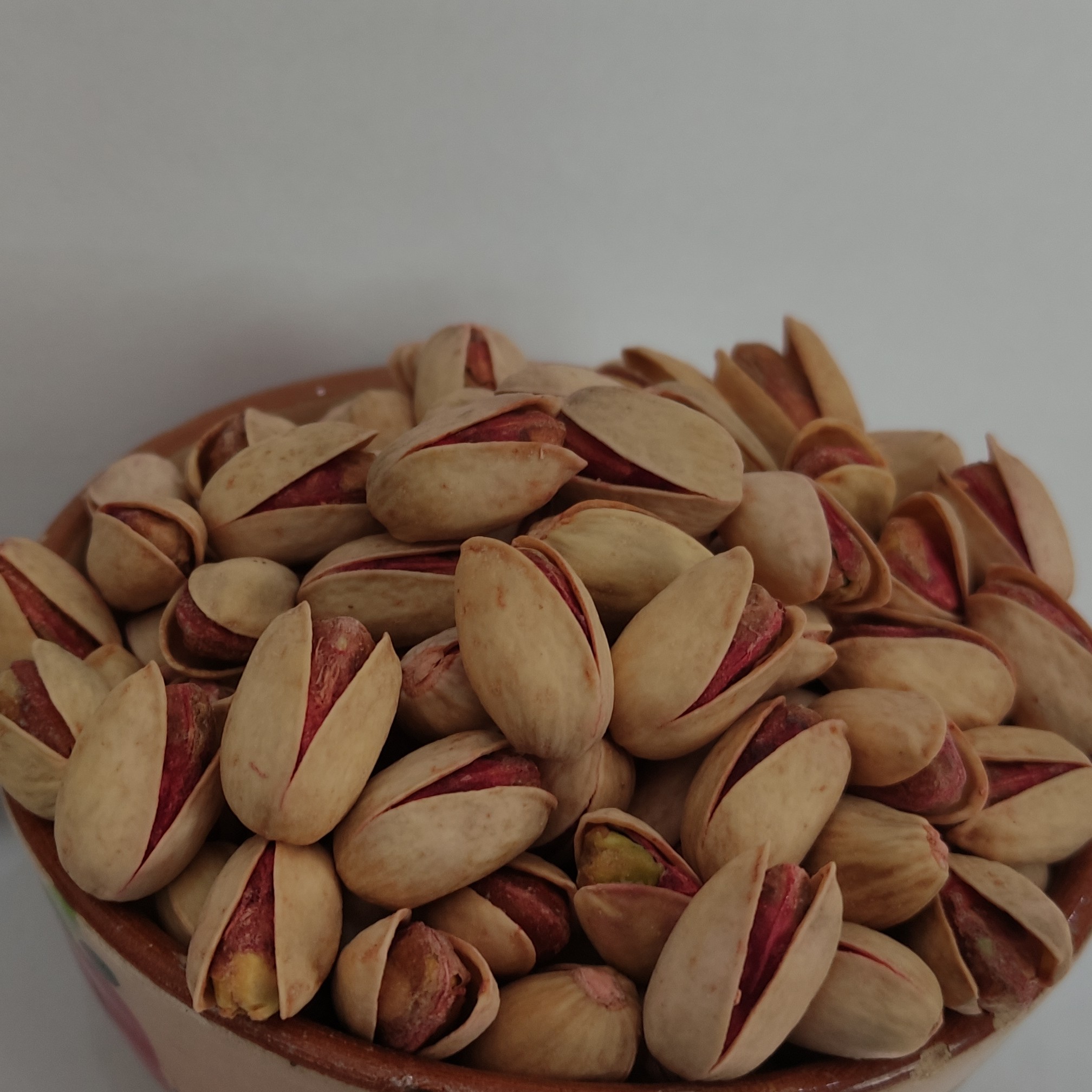 پسته بادامی ترد نمکی درجه یک 250 گرمی