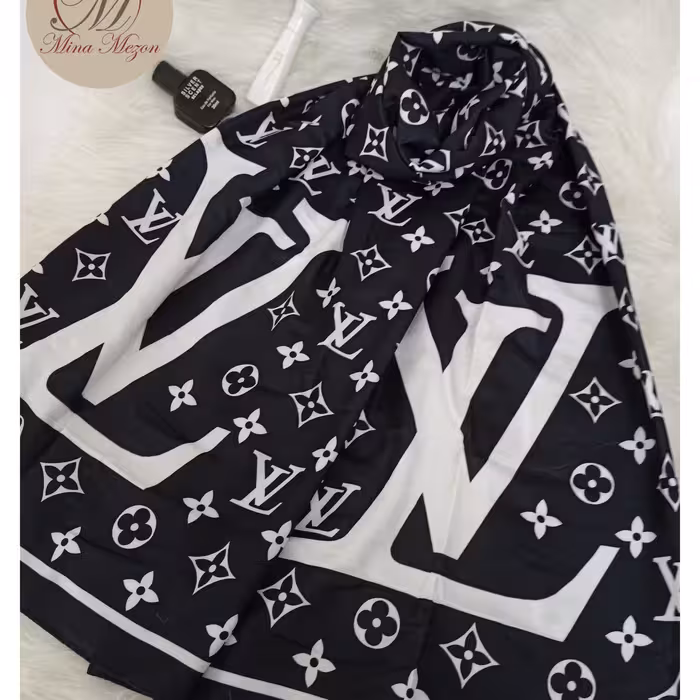 شال نخی مشکی طرح ال وی