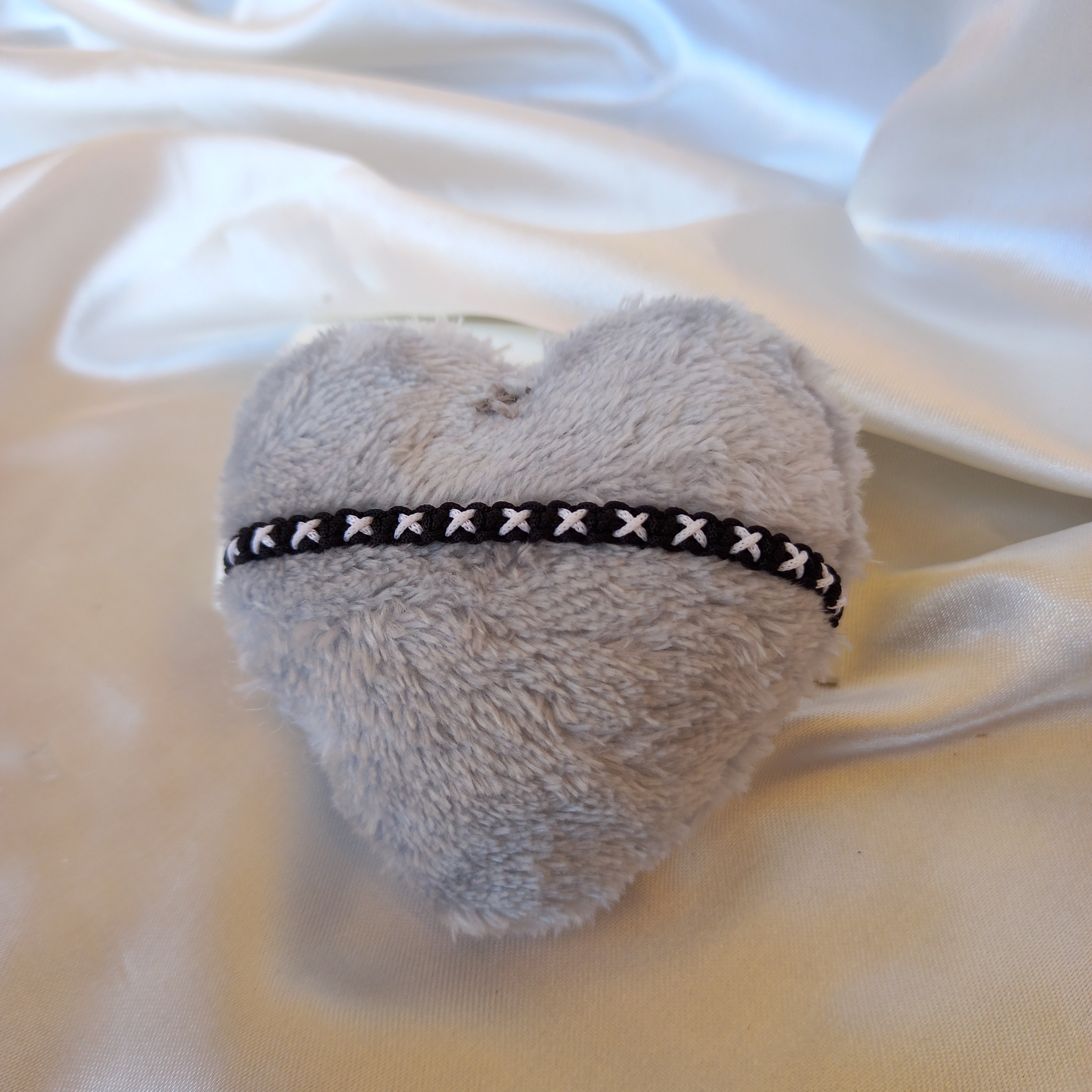 دستبند گره ای مدل ضربدری