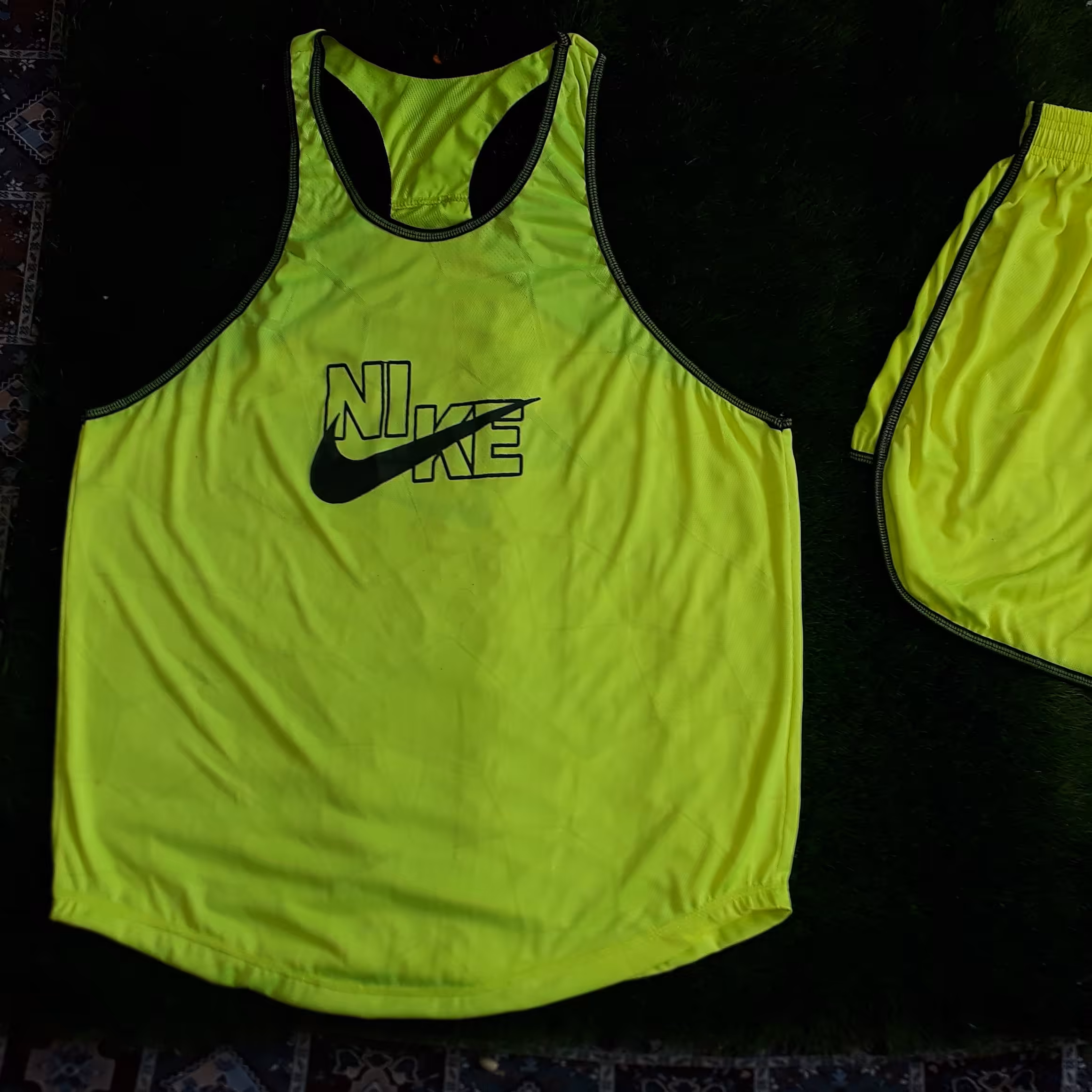 رکابی و شلوارک ورزشی زرد فلور نایک