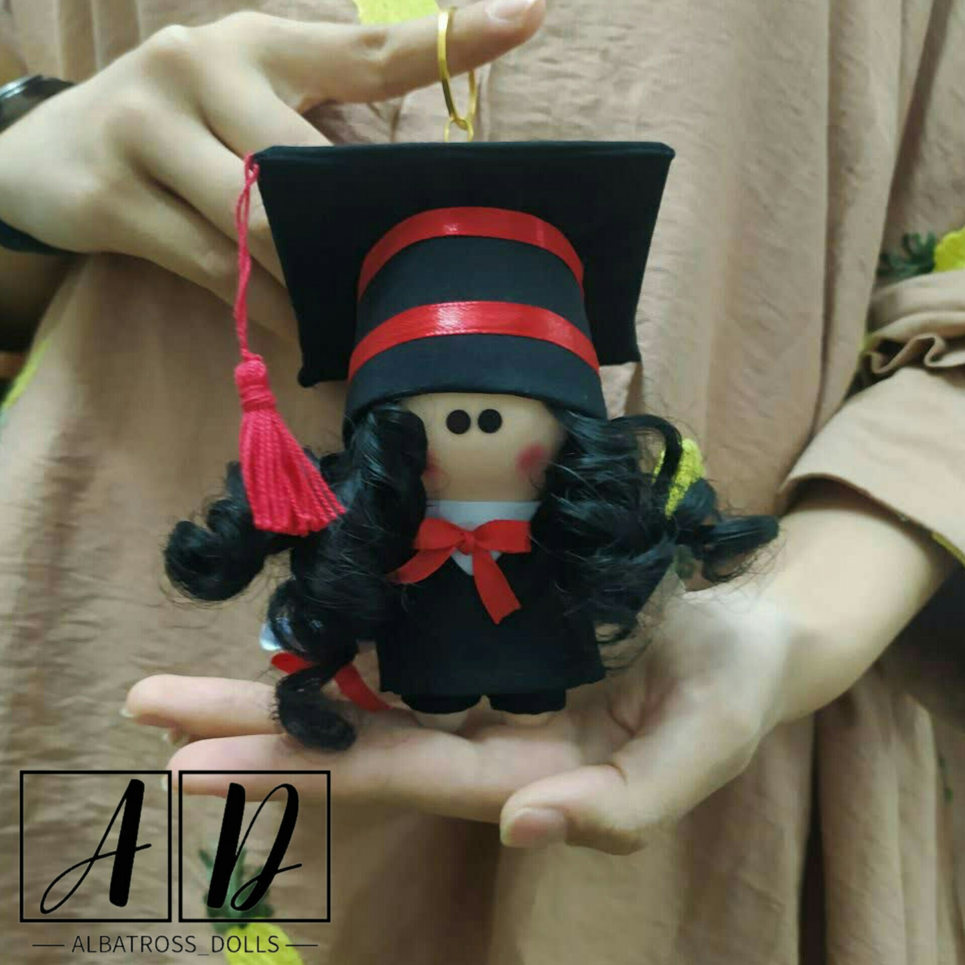 عروسک فارغ التحصیلی دختر