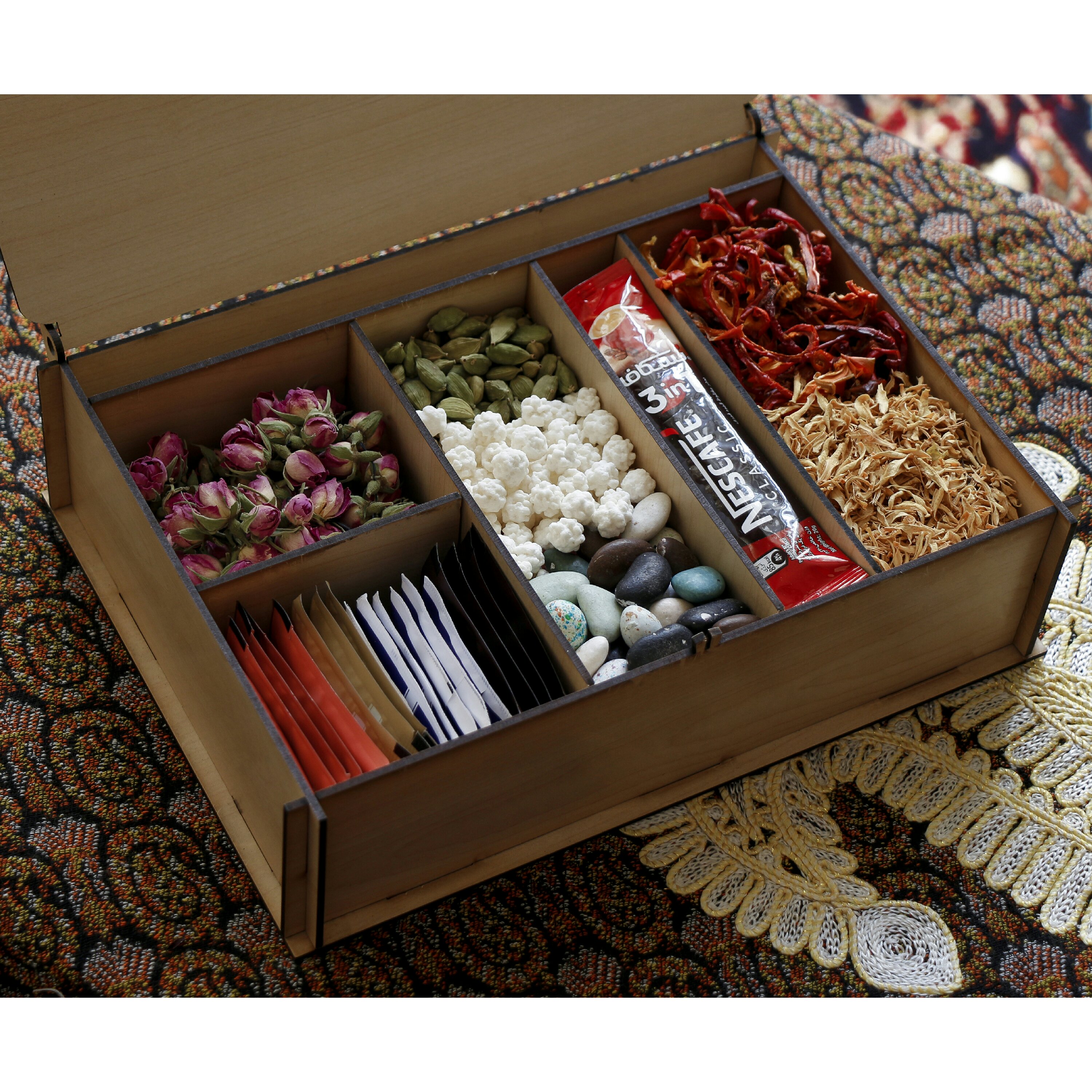 جعبه پذیرایی درب دار چوبی