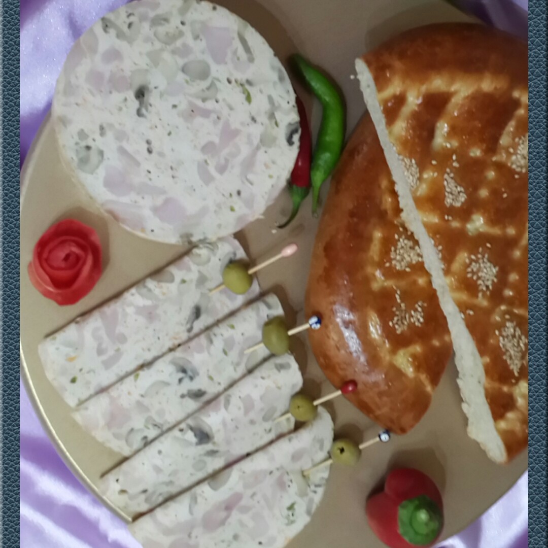 کالباس مرغ و قارچ