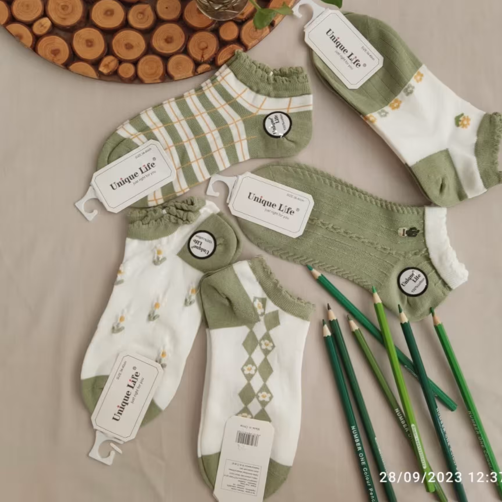 جوراب  مچی فانتزی  تم شکوفه سبز 