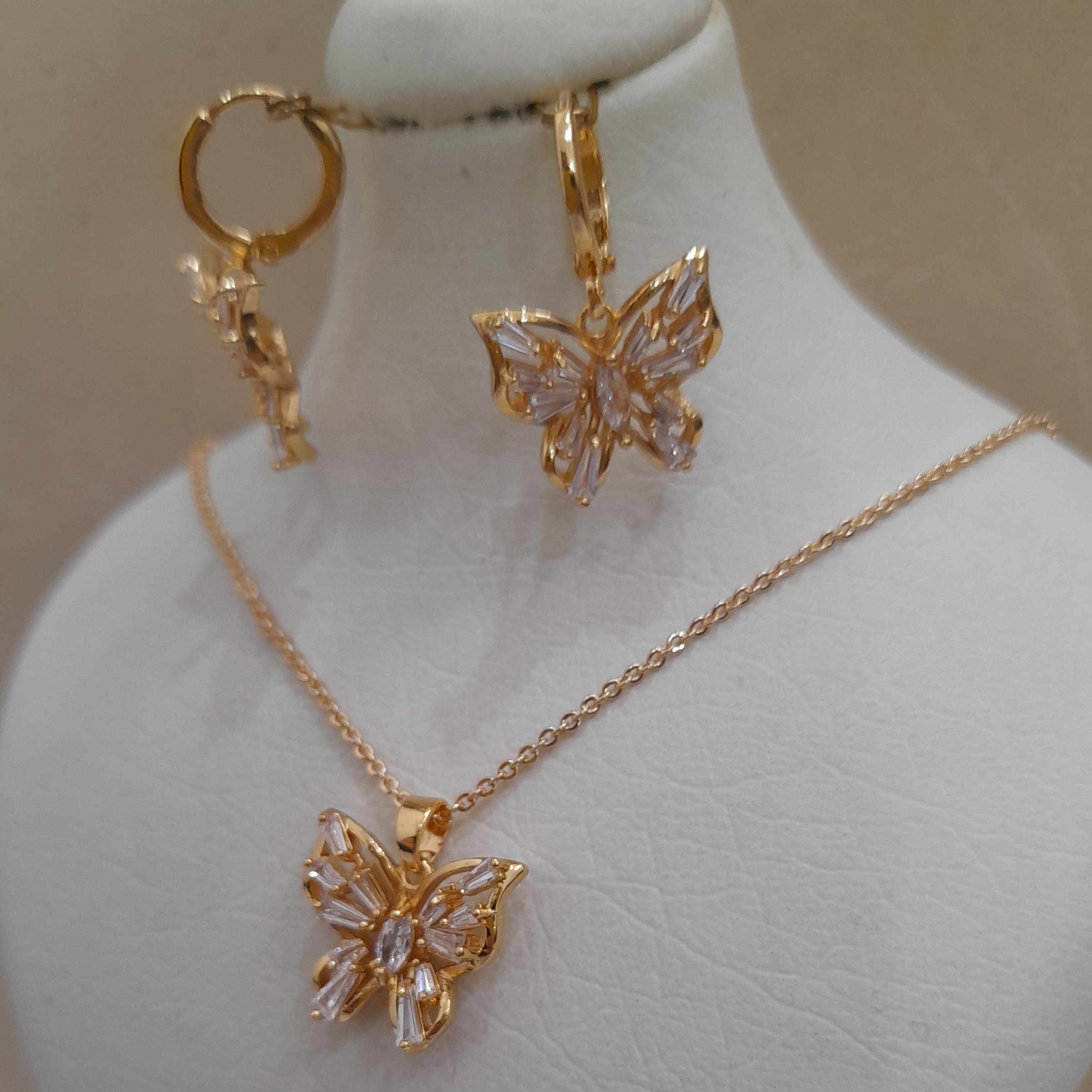 نیم ست برند YXپروانه ای نگین ملیله ای