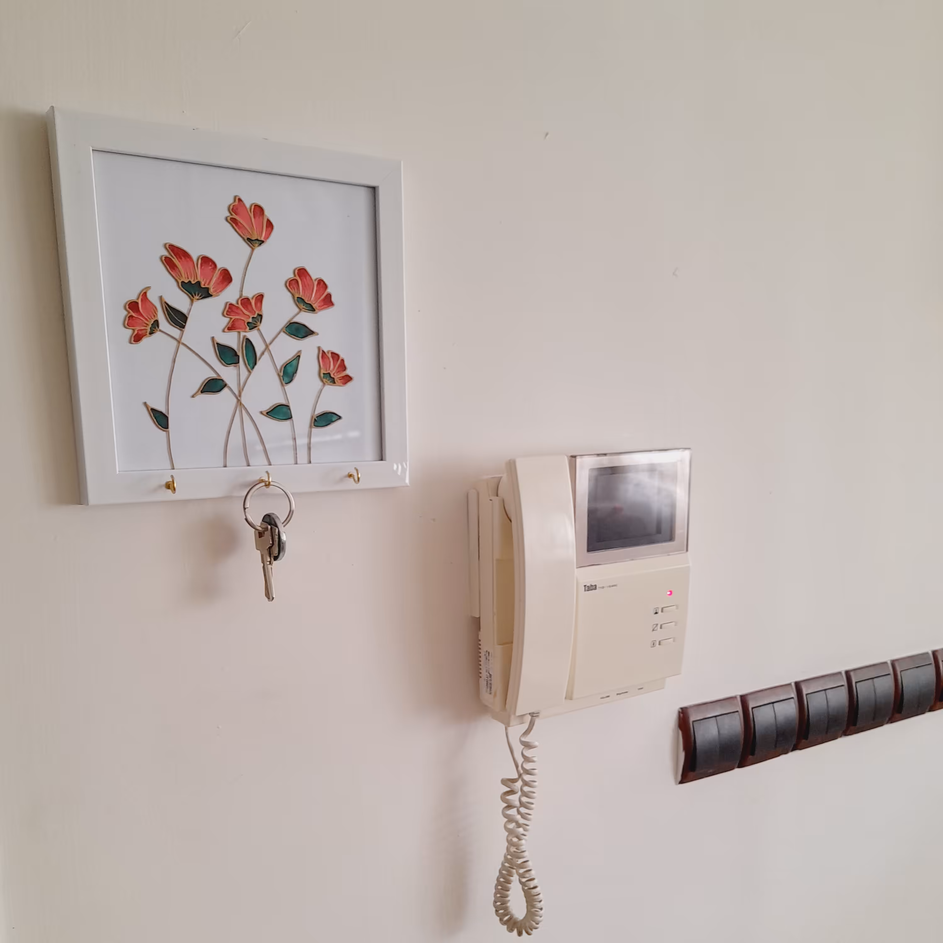 جاکلیدی دیواری ویترای طرح گل نوروز