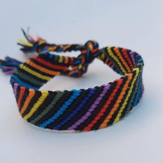 دستبندبافت دوستی طرح اوریب رنگین کمانی  بافته شده بانخ کوبلن باکیفیت