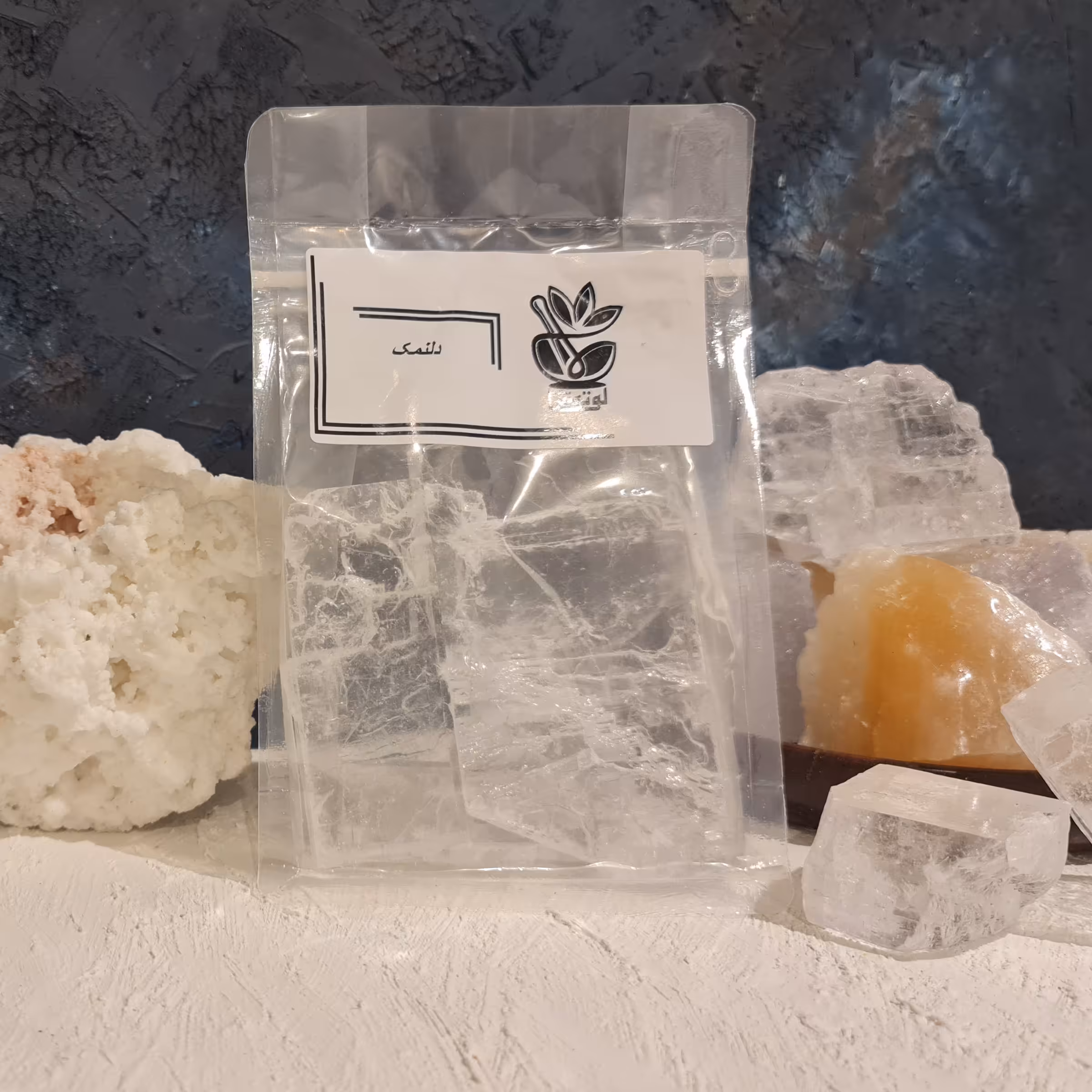 دلنمک(سنگ نمک طبیعی کریستالی شفاف)