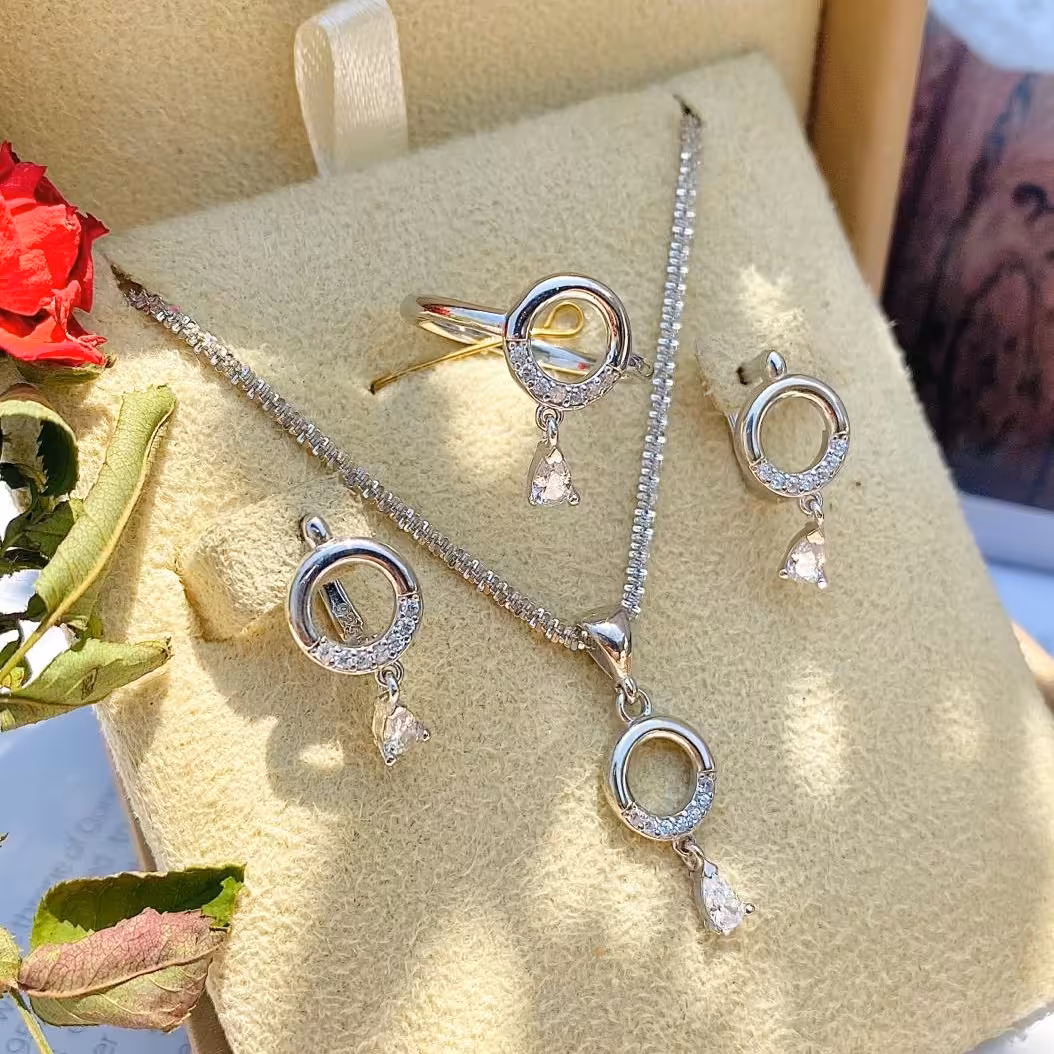 نیمست نقره زنانه با روکش طلا سفید  کد 42