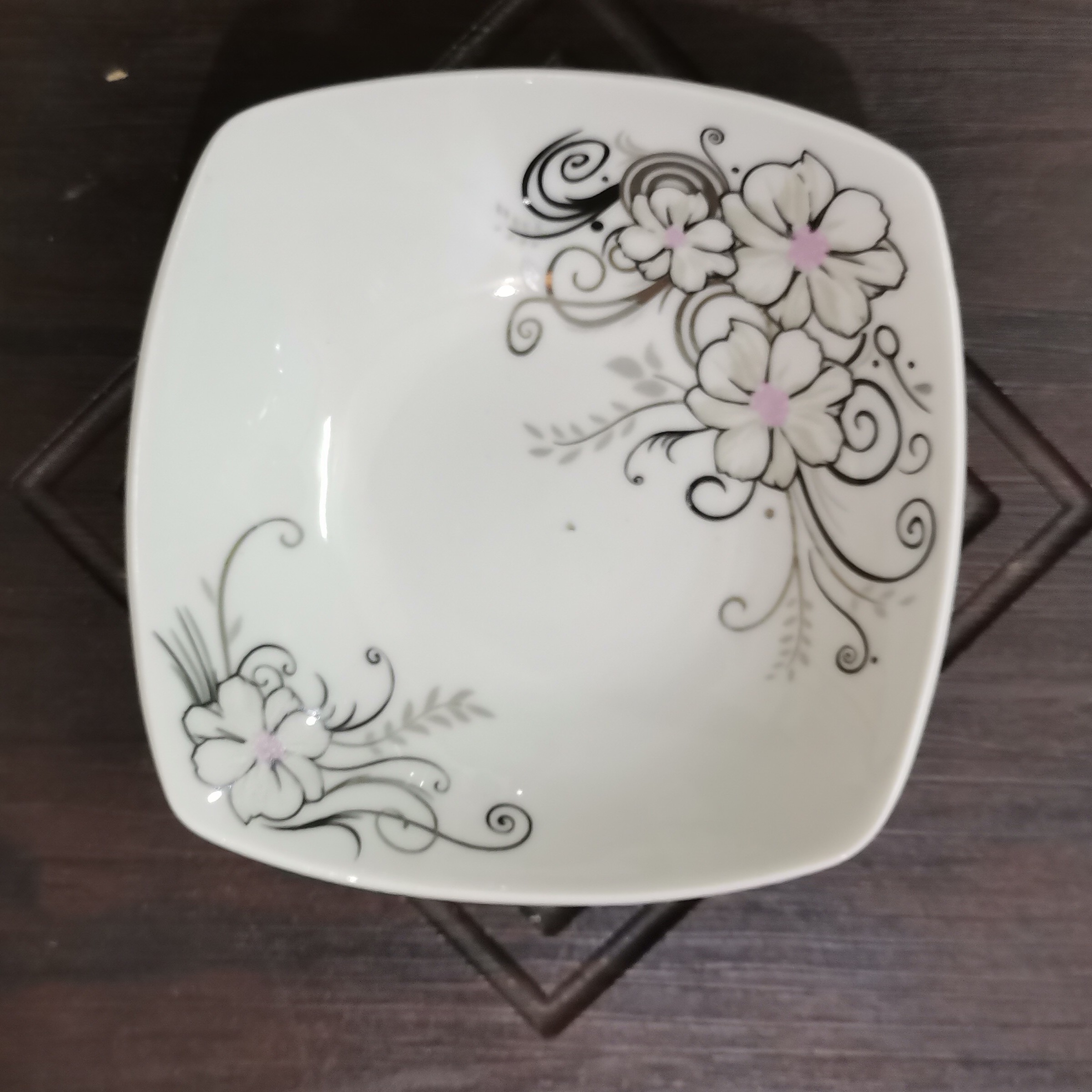 سرویس غذا خوری چینی پارس(یک سرویس) 