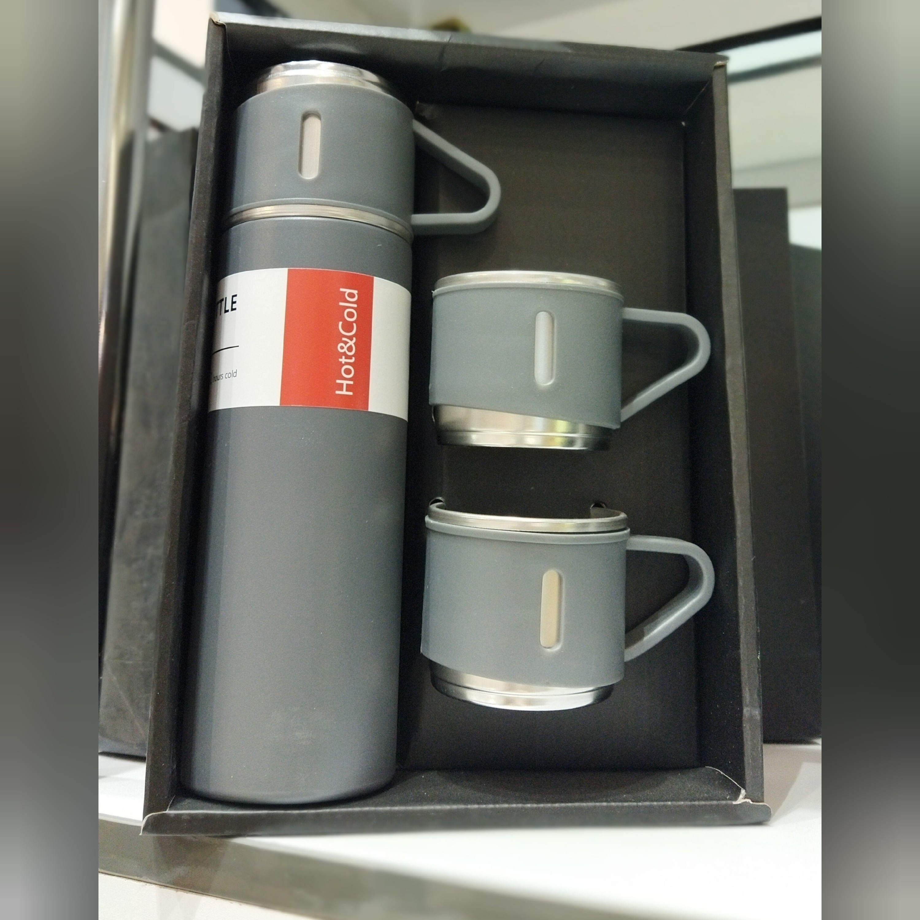 فلاسک کادویی سه کاپ برند vacuum bottle وارداتی اصل گنجایش 500 میل
