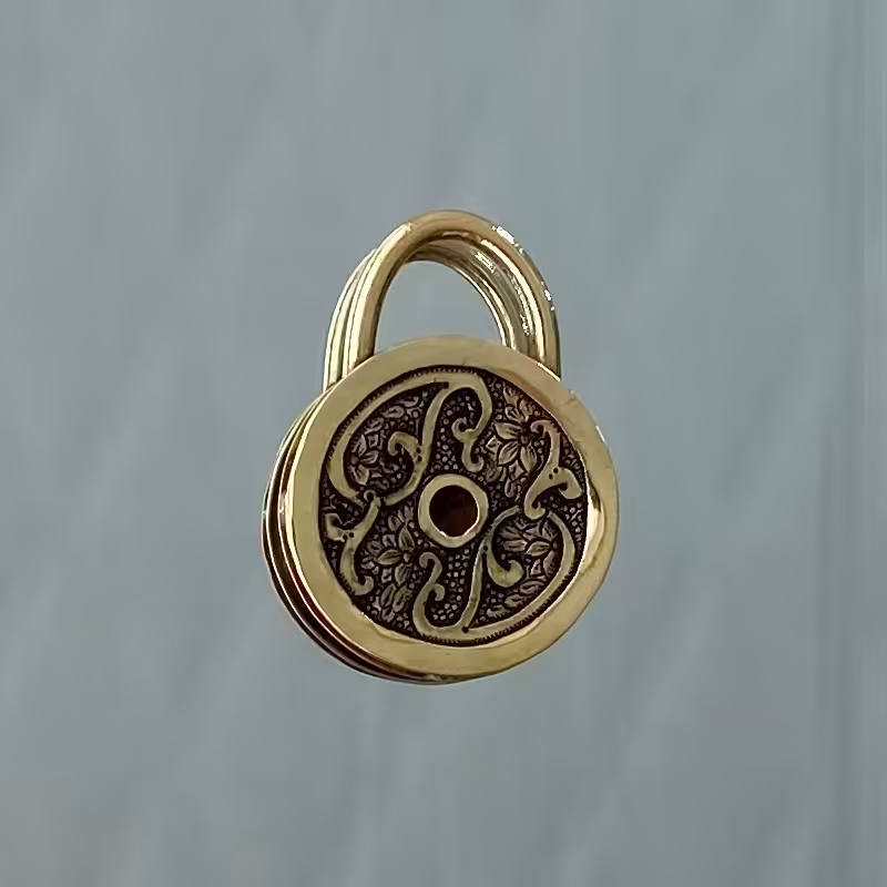 تابلو قفل برنجی دستساز قلمزنی 10