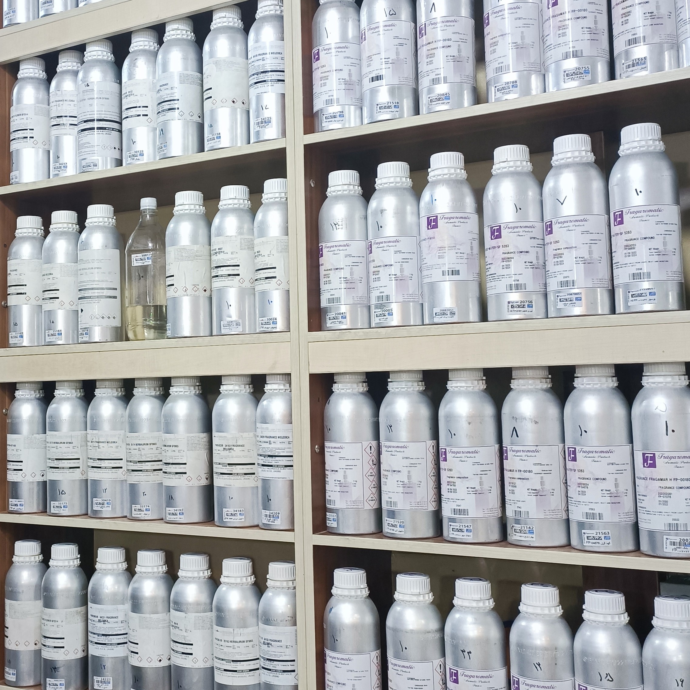 عطر کروم لجند 50میل عطر خالص فرانسوی اصل به قیمت عمده هر گرم 10000