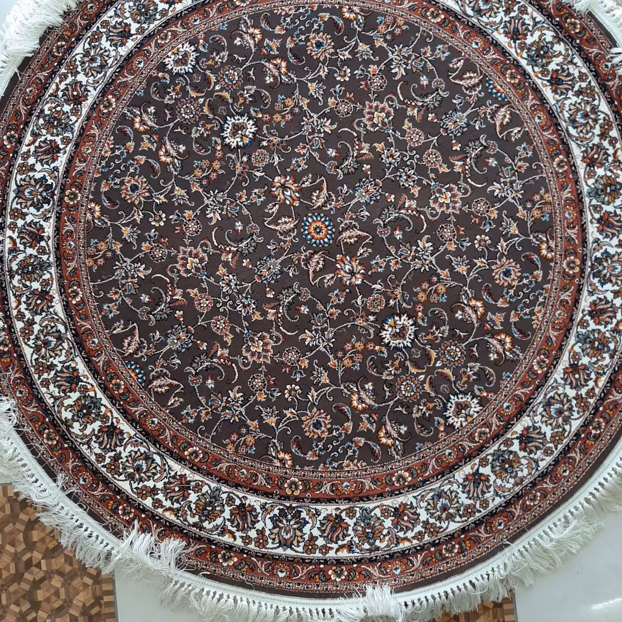 قالیچه دایره گرد افشان گردویی گُل ریز 700 شانه اصل 1.5 در 1.5 صددرصد نخ اکریلیک باکیفیت بالا ارسال پس کرایه