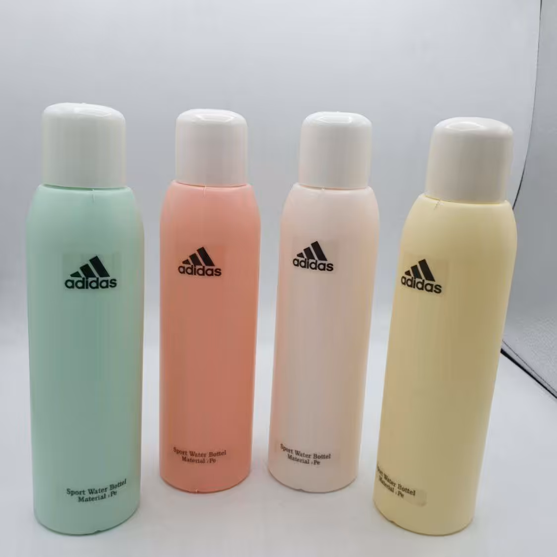 قمقمه پلاستیکی یک عدد