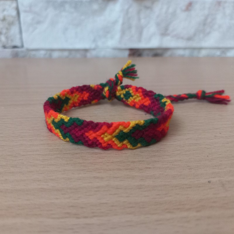 دستبند دوستی مکرومه بافی کد 10