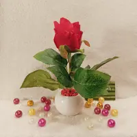 گلدان با گل رز مصنوعی ، مینیمال طرح ایکیا 