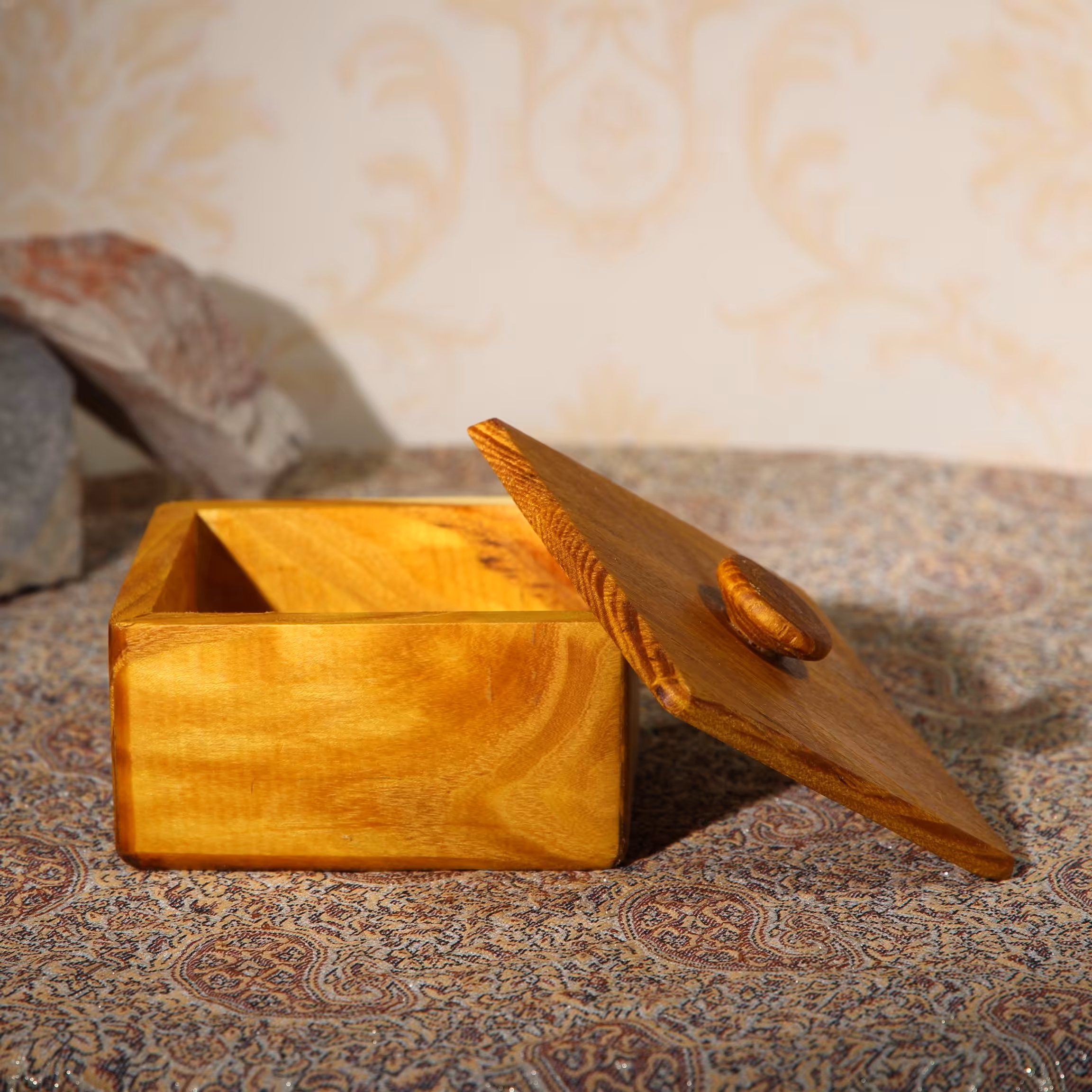 یلدا ظرف چوبی درب دار یلدایی