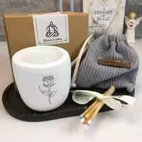 شمع بتنی مدل رز قابل سفارش در رنگ و طرح دلخواستی شما دارای بسته بندی خاص