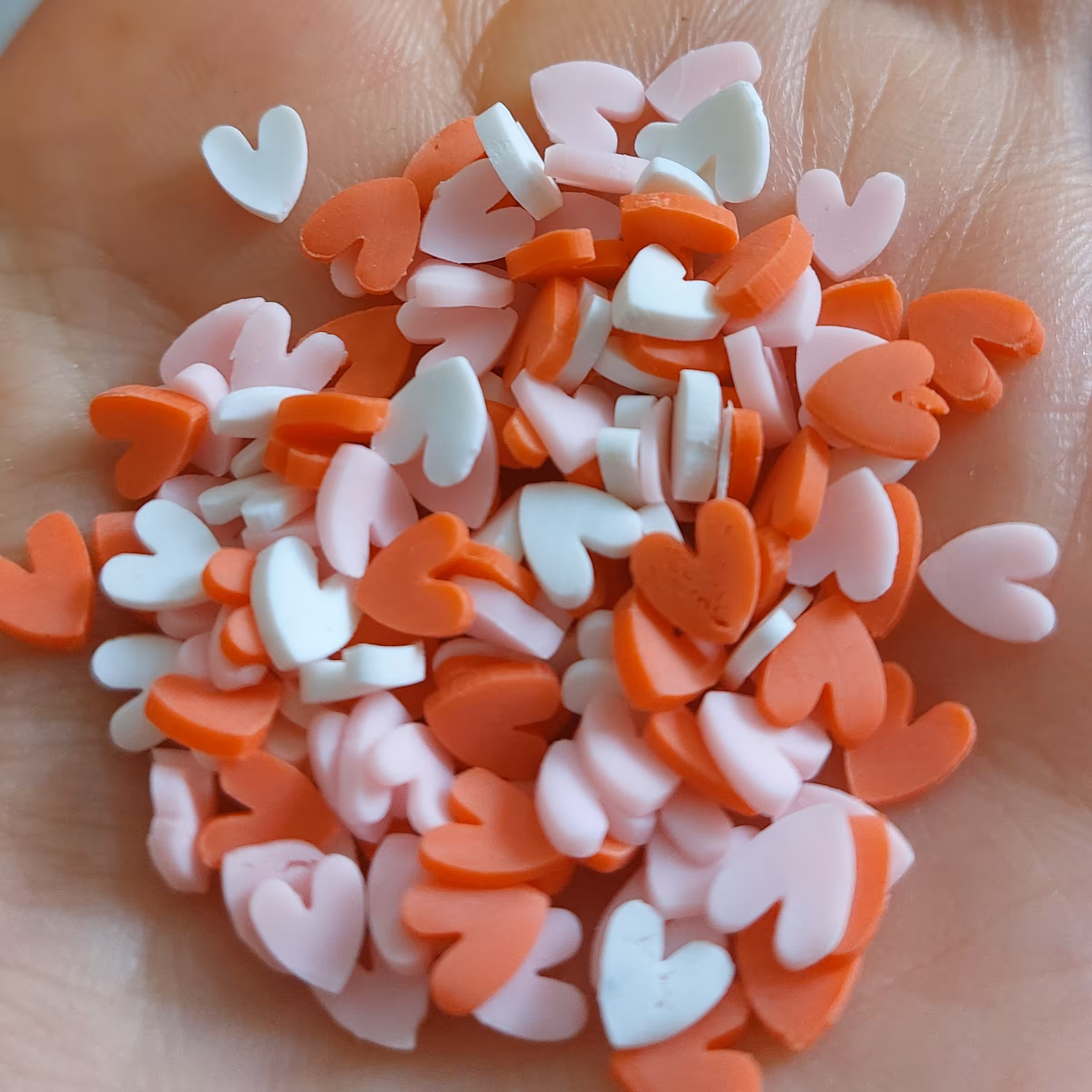 فیمو قلب سفید صورتی