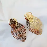 گوشواره طرح برگ قابلیت استفاده به صورت دو مدل برند acc تحت لیسانس آلمان