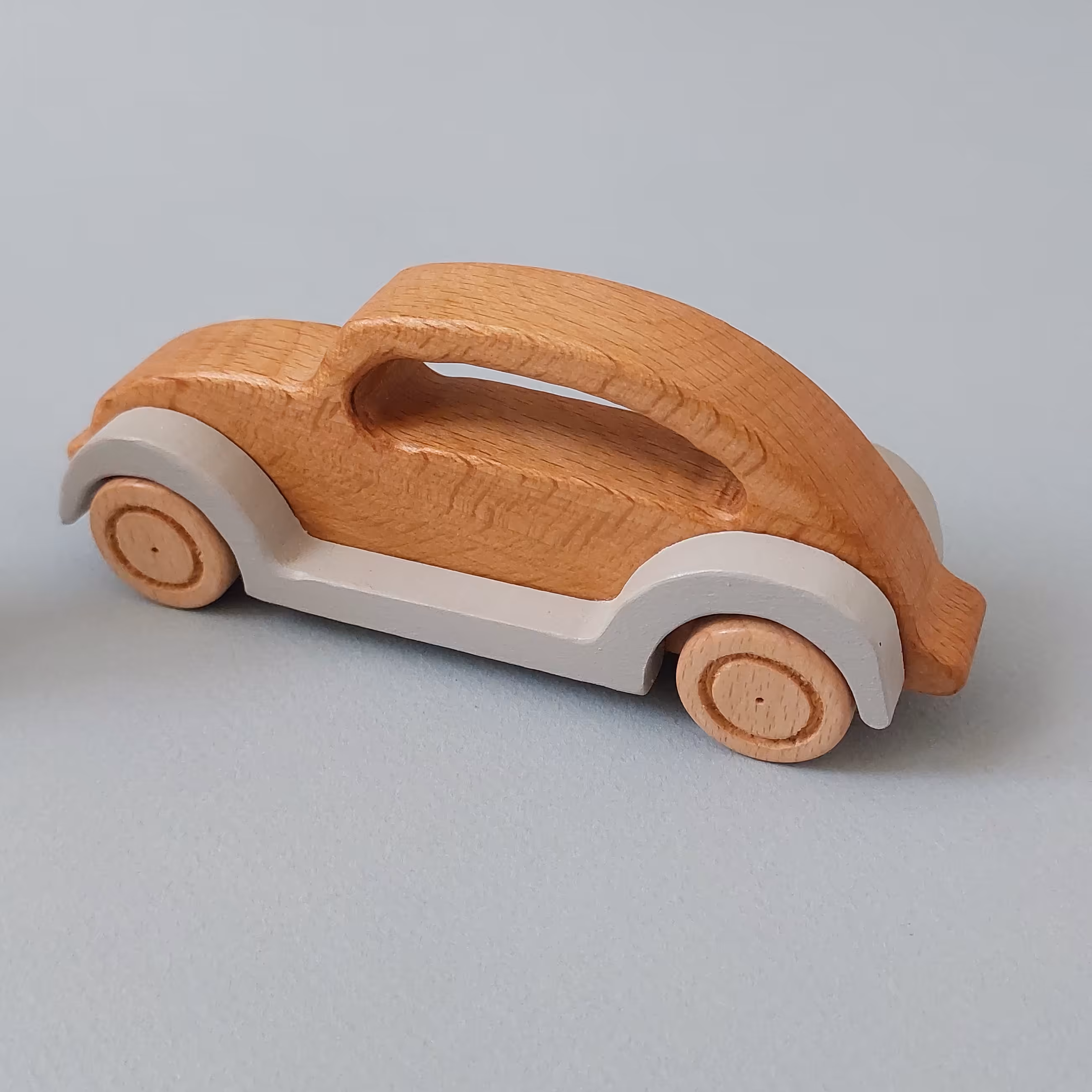 ماشین فولکس چوبی