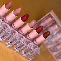 رژ لب جامد هندیان در رنگهای زیبا با کیفیت عالی بدون پوسته پوسته شدن لبها 