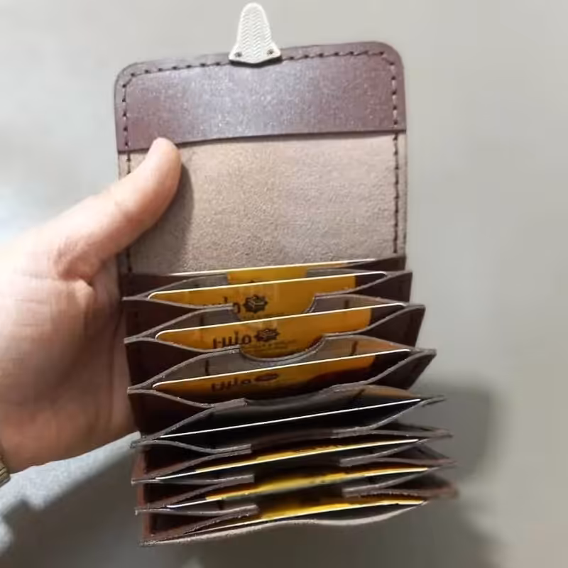 جاکارتی چرمی