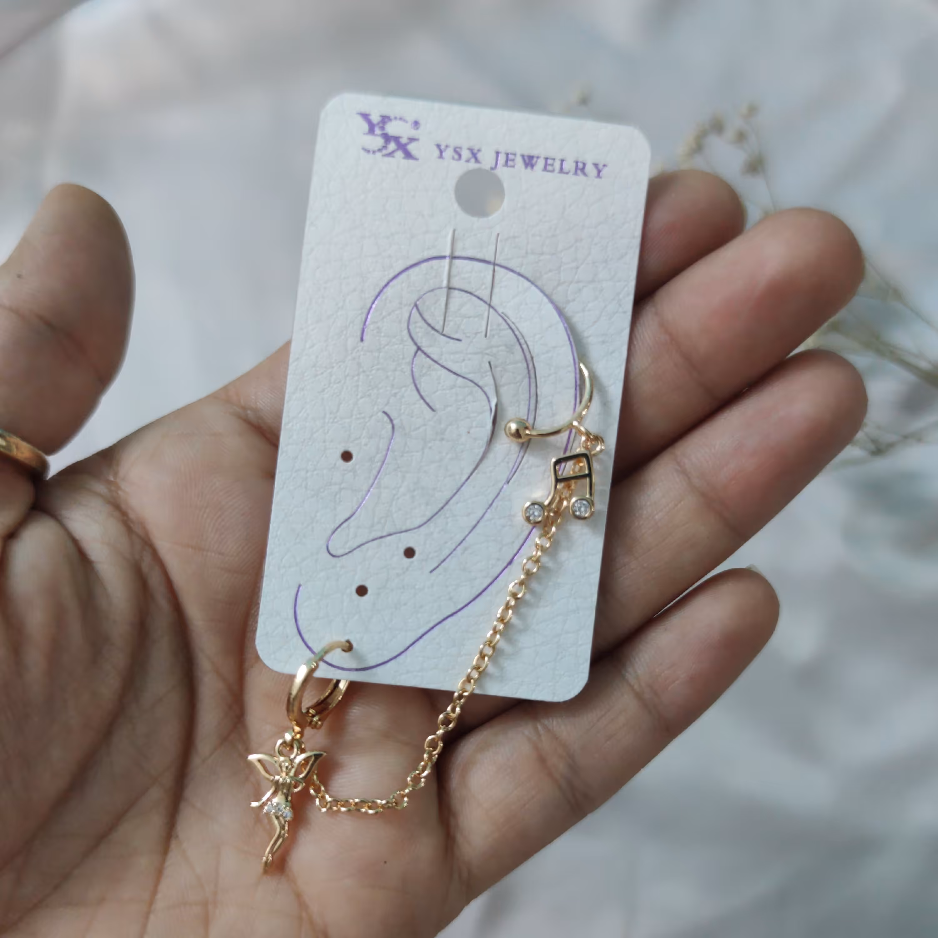  گوشواره آویز  گوشواره  ایر کاف   گوشواره زنجیر دار گوشواره فیک  گوشواره طلایی گوشواره 