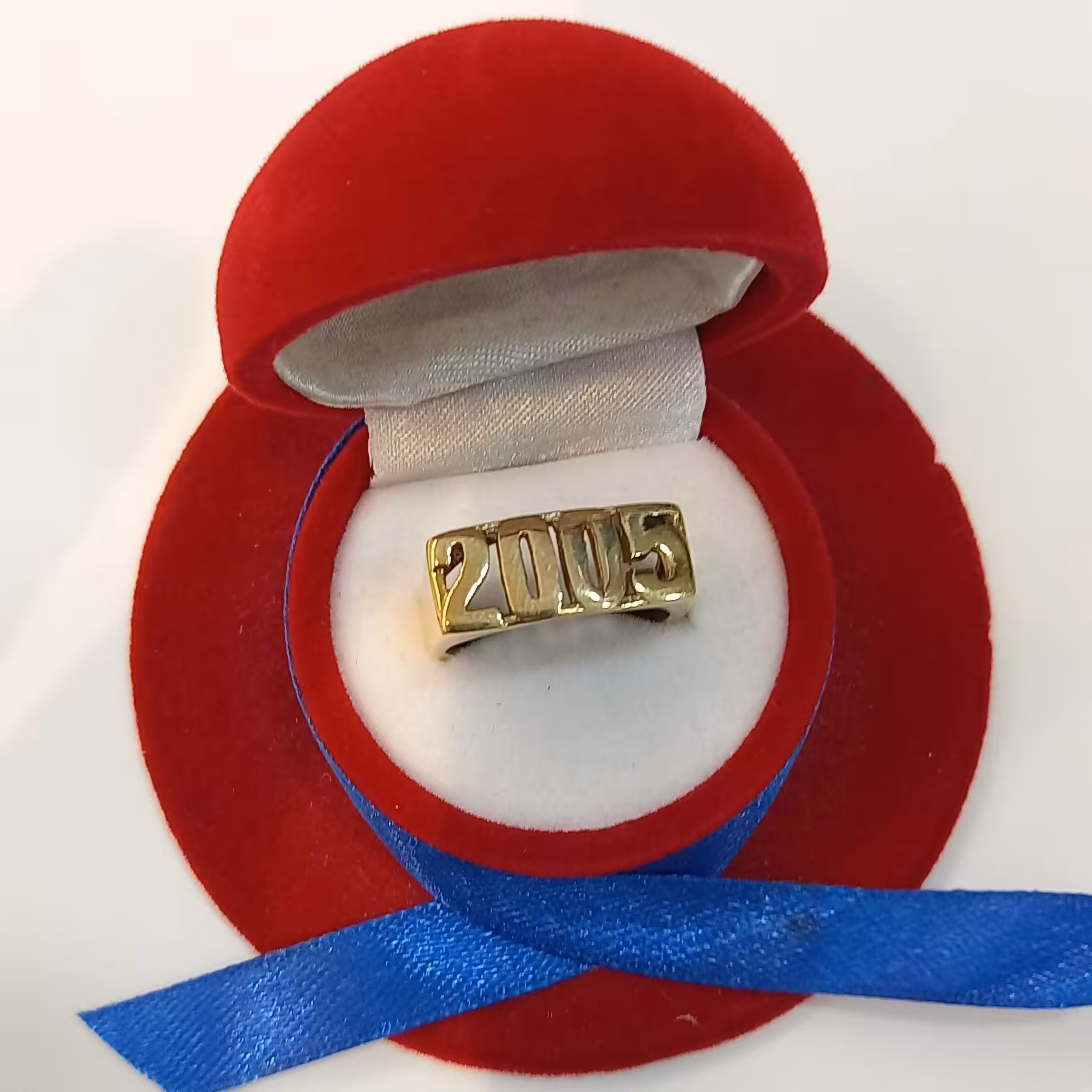 انگشتر سال میلادی 2005