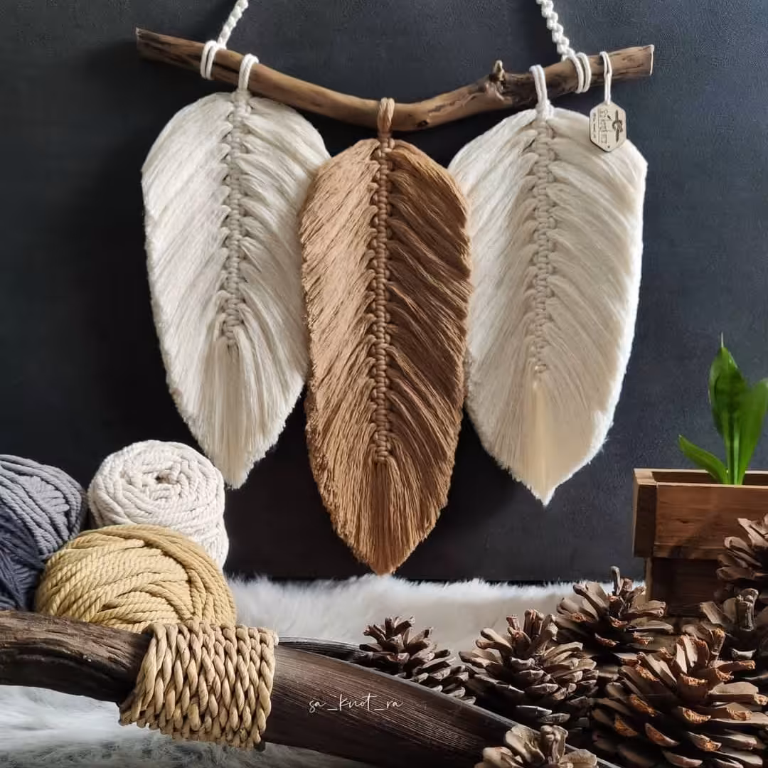 دیوارکوب مکرومه بافی طرح سه برگ