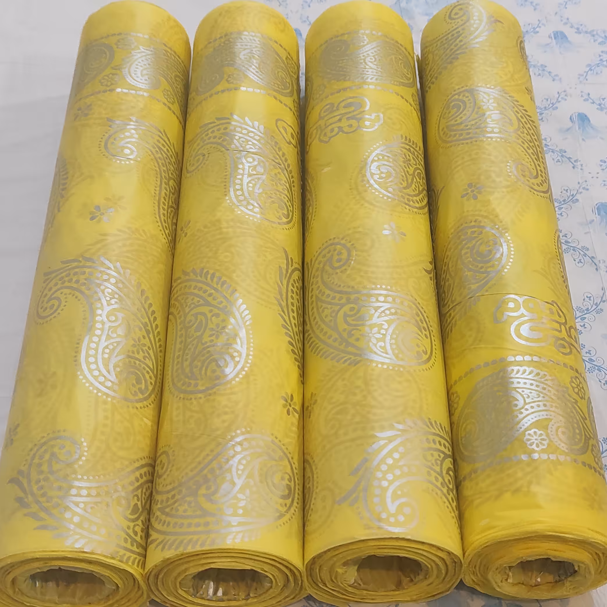  سفره یکبارمصرف مجلسی ضخیم درجه یک (فروش 40 عدد به صورت عمده به قیمت کارخانه)