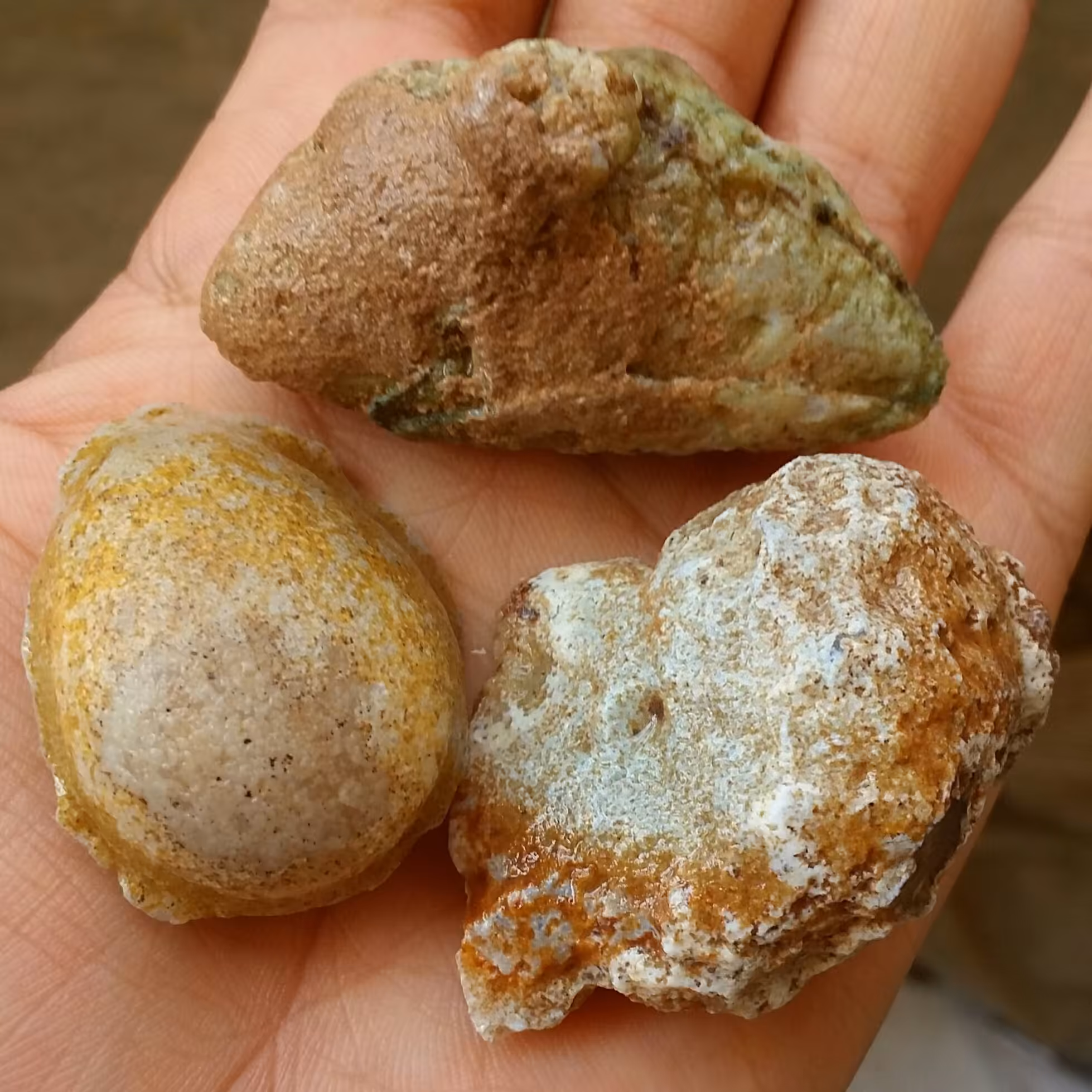 مجموعه 3عددی سنگ راف خام عقیق توپی نقلی برش نخورده 100در100 طبیعی سرشار از خواص شاهکار خلقت
با قابلیت ساخت چند نگین زیبا