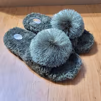 دمپایی دخترانه و زنانه فانتزی تو خونه ای جذاب پشمکی  ابری رنگ سبز  درجه یک محصول مشهد کفش ارسال رایگان به سراسر ایران 