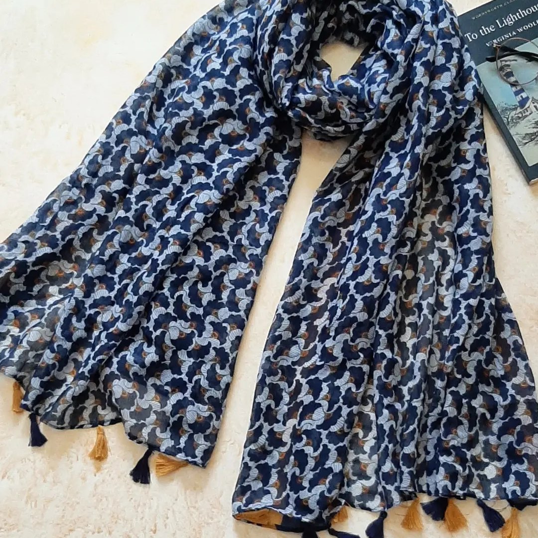 شال  منگوله دار 