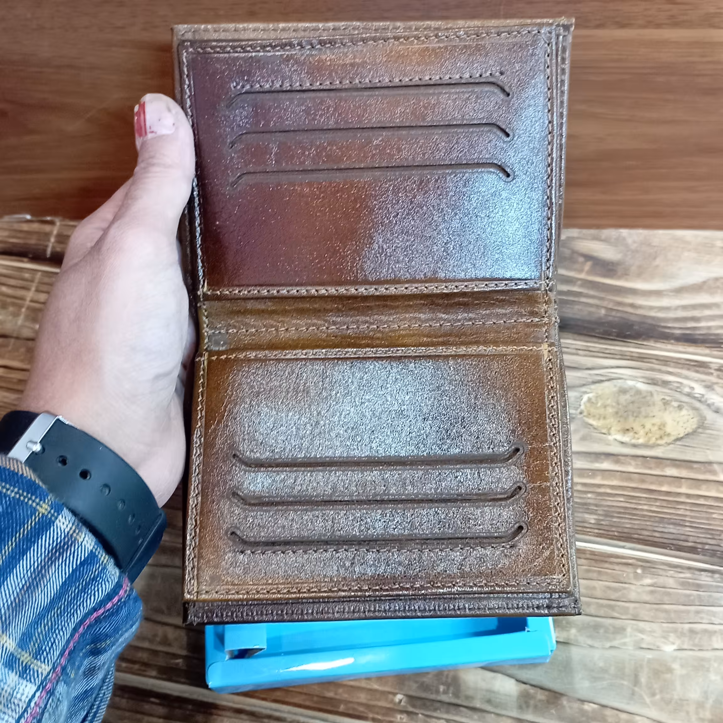 کیف جیبی چرم گاوی بسیار جادار مناسب مدارک و اسکناس ارسال رایگان 