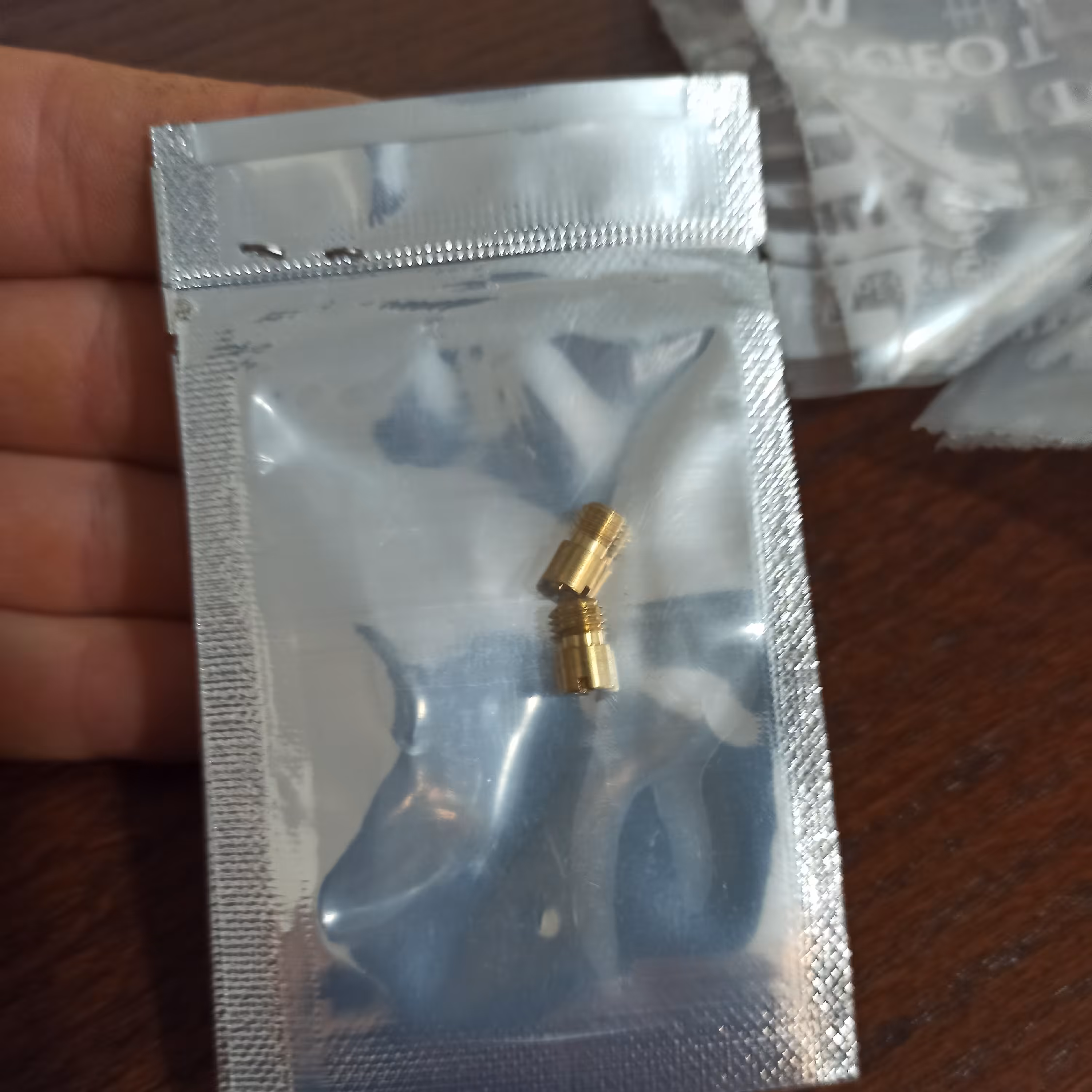 سوزن مصرفی کاربراتور پژو 2000(115.122)