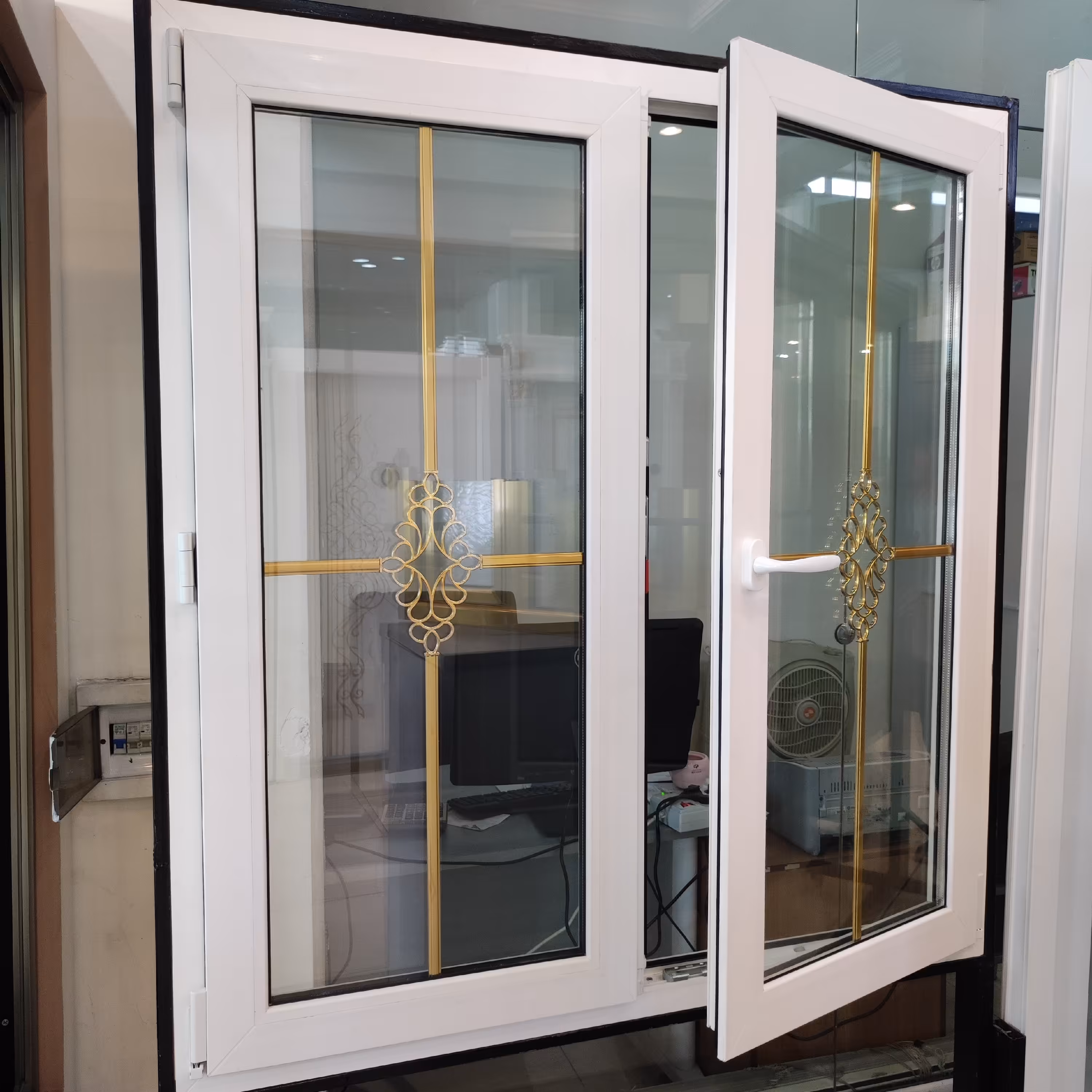 پنجره upvc و آلومینیوم تک حالته و دو حالته