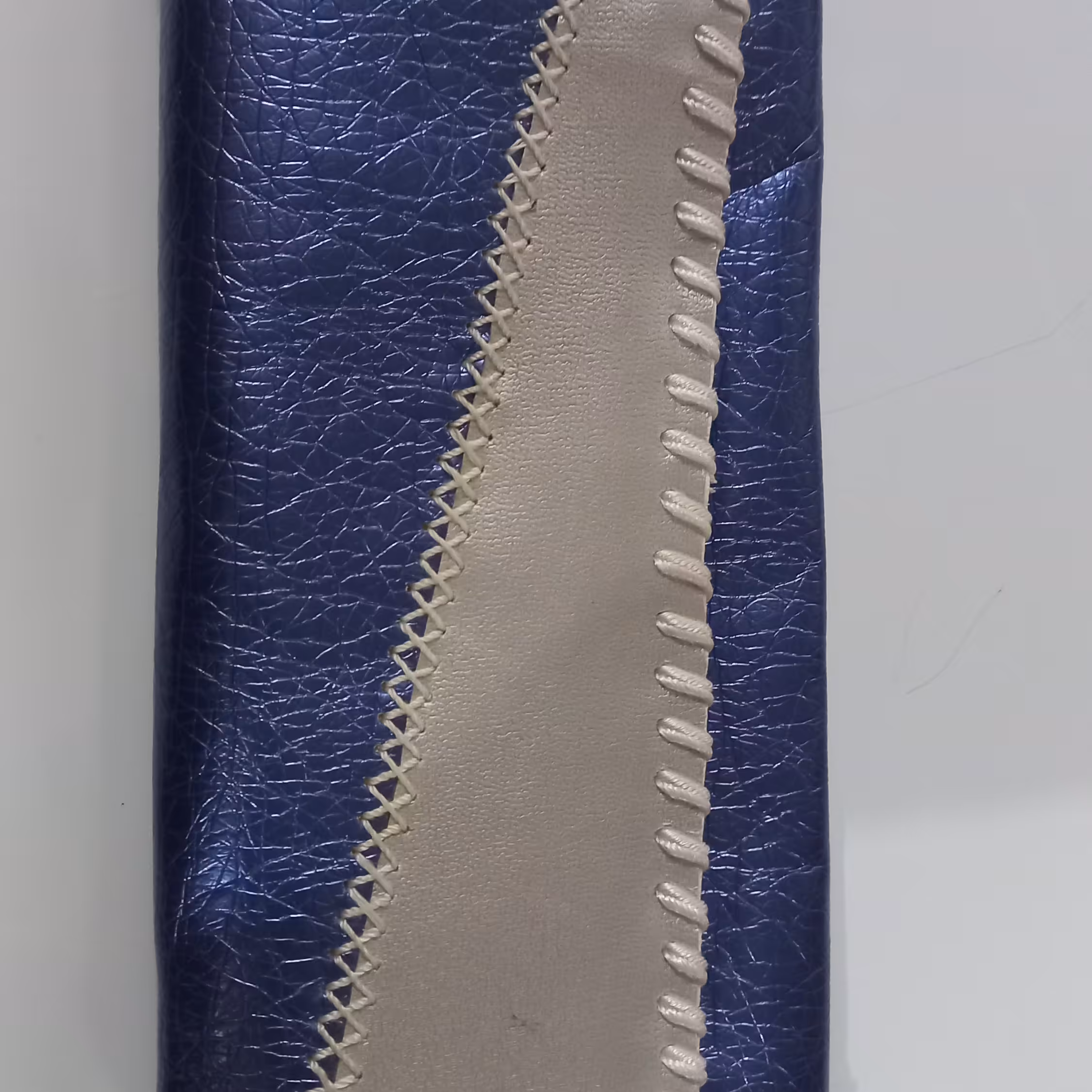 کیف پول دکمه دار آبی و سفید