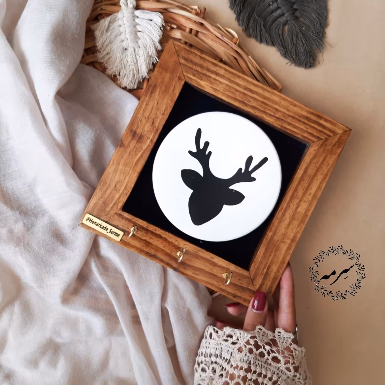 جاکلیدی قاب چوبی 