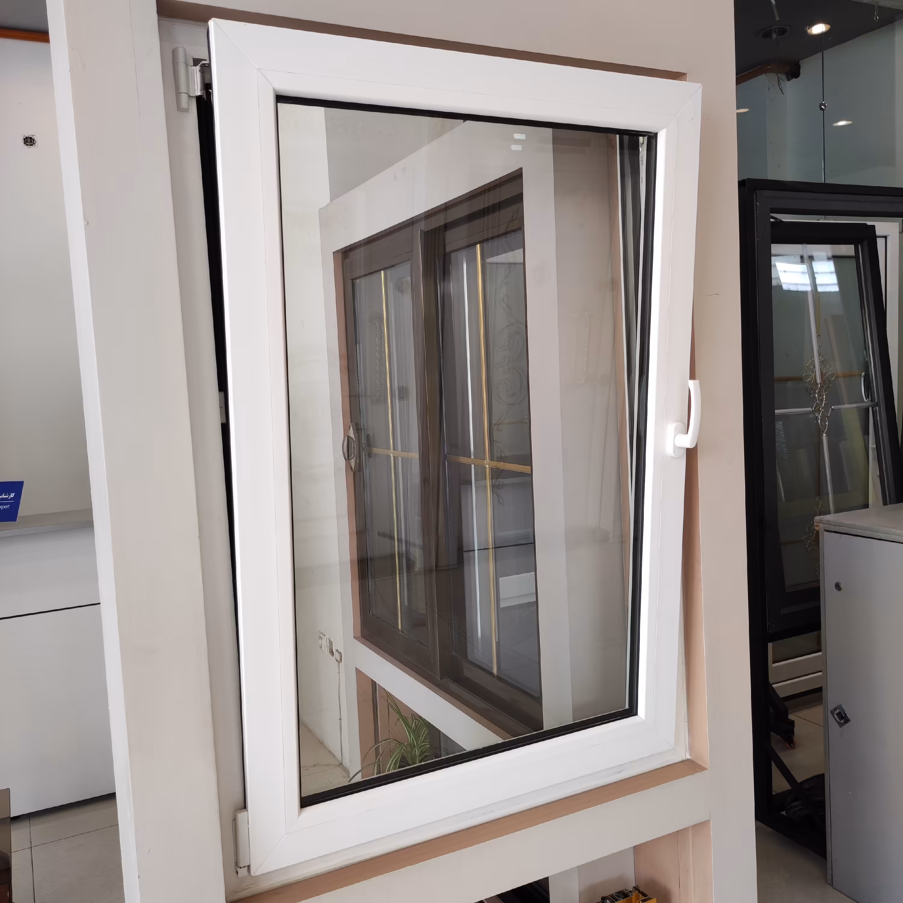 پنجره upvc تک حالته کشویی و دو حالته