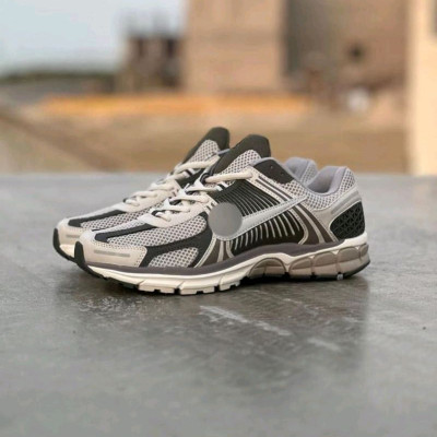 کتانی نایک ومرو NikeVomero 5