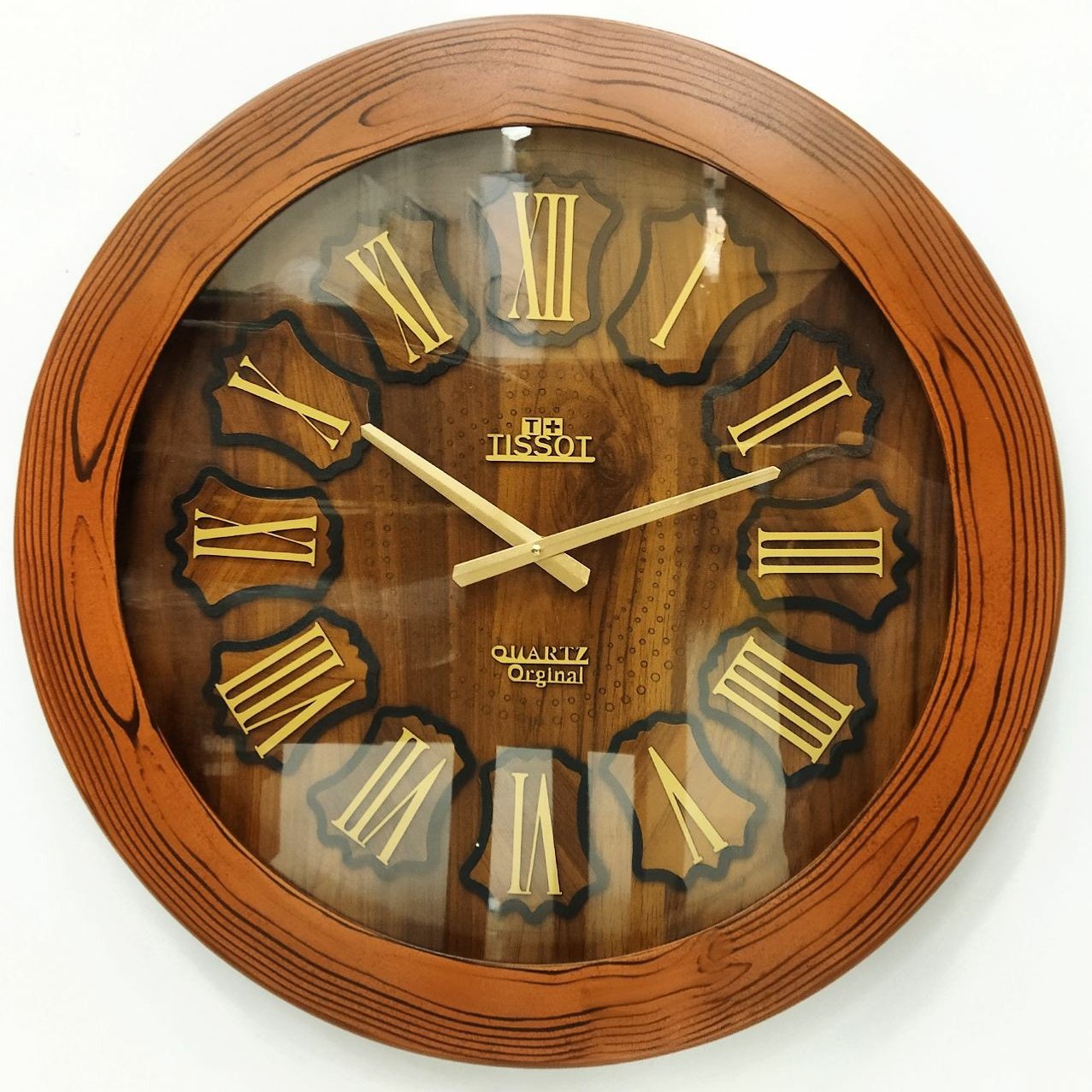 ساعت چوبی گرد