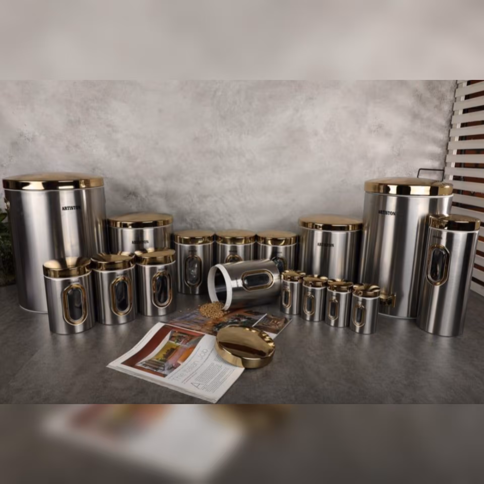 سرویس آشپزخانه 16 پارچه بدنه استیل درب فلزی طلایی 