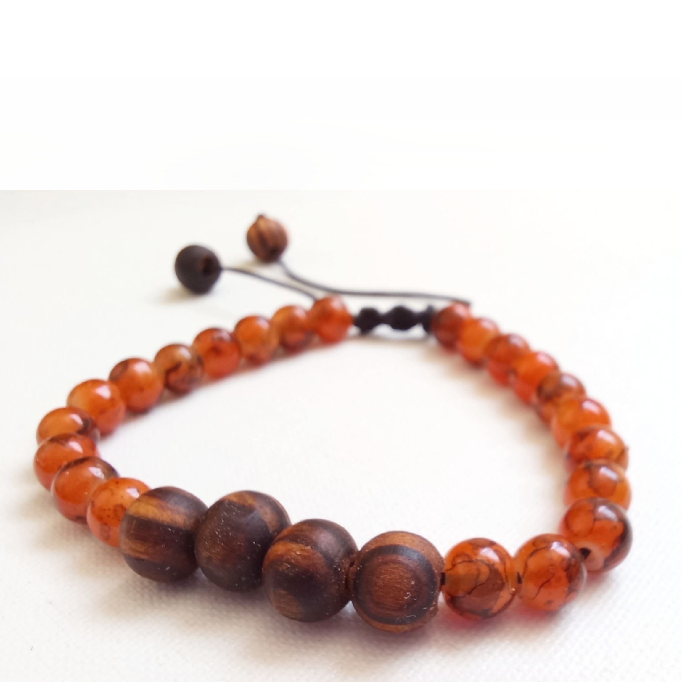 دستبند سنگی طرح عقیق با مهره چوبی 