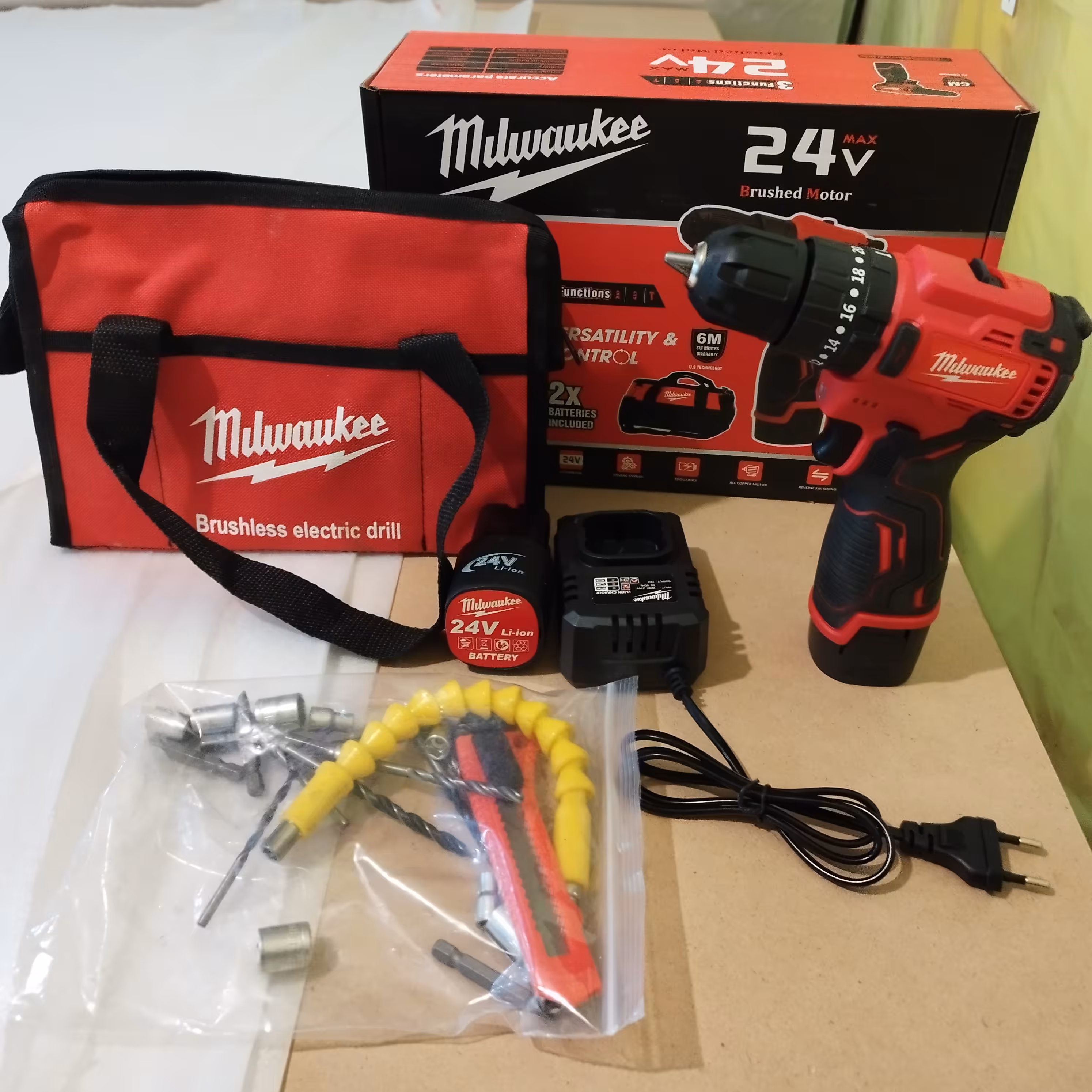 دریل شارژی 24ولت میلواکی به همراه ابزار 