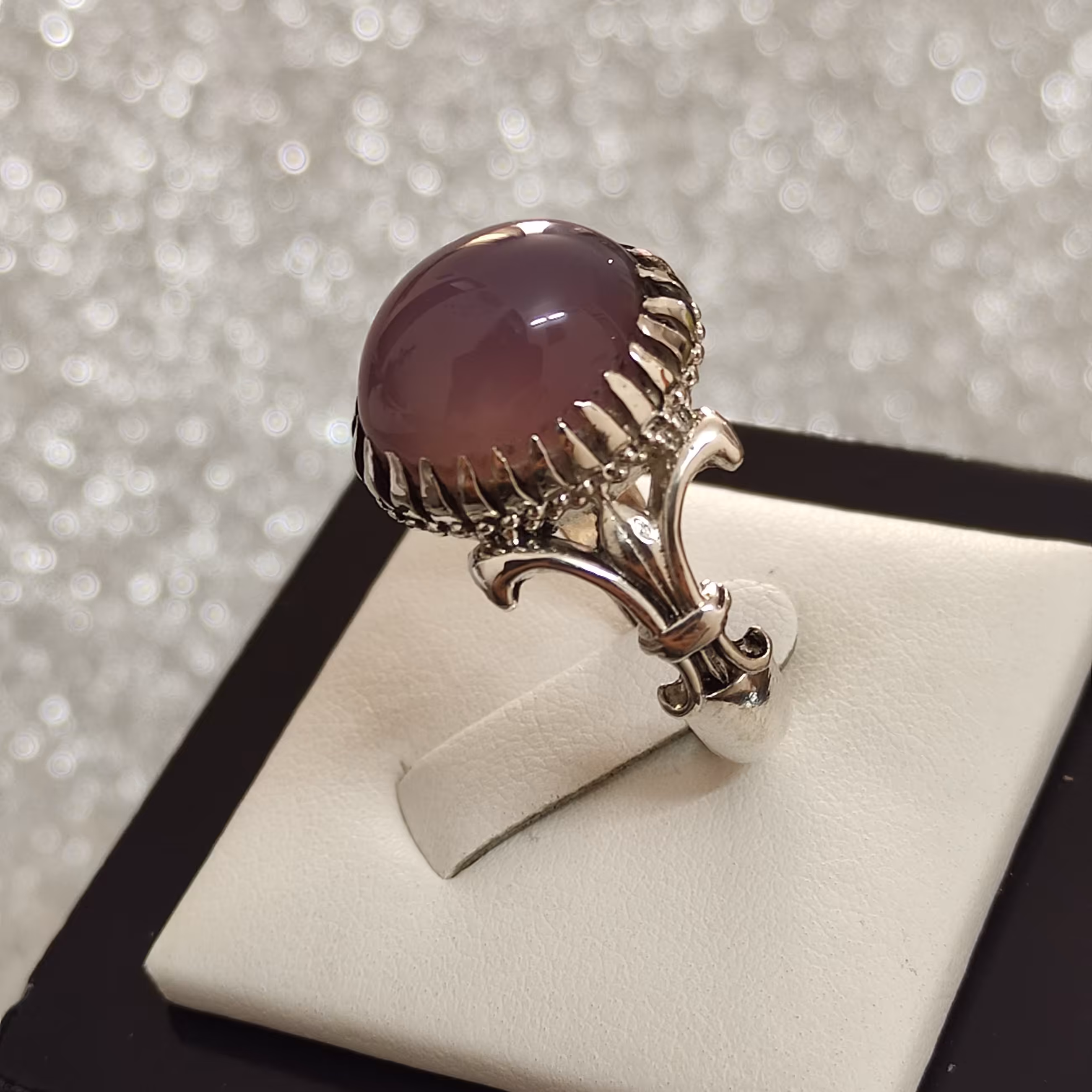 انگشتر نقره مردانه با نگین عقیق سوسنی (کد 2)