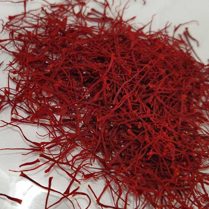 زعفران نگین درجه یک بسته بندی پاکت یک مثقالی